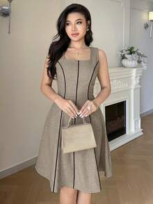 Modelyn 女款方領無袖優雅短洋裝 - 棕色 - 查看 3