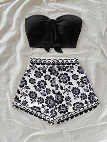 Soleia Setelan Liburan Wanita 2 Potong Atasan Bandeau dengan Simpul Depan dan Celana Pendek Motif Bunga - Hitam - View 3