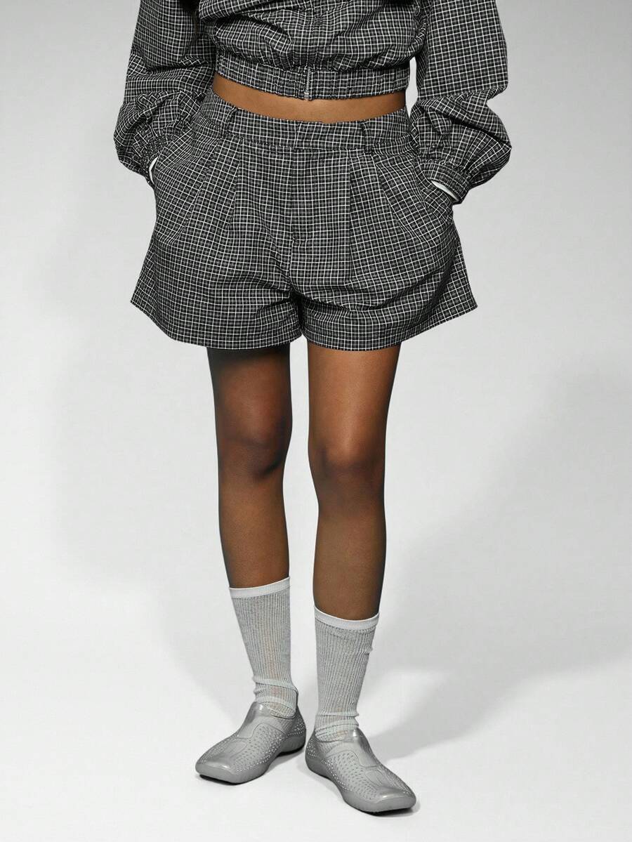 COUREZ Check Low Rise Mid Length Tailored Shorts , Y2K Casual Summer Black And White Plaid Shorts - Black - View 1