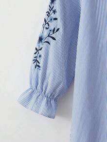 SHEIN CURVE+ 大尺碼女款休閒條紋襯衫，長袖刺繡鈕扣上衣，戶外上衣 - 藍色 - 查看 4