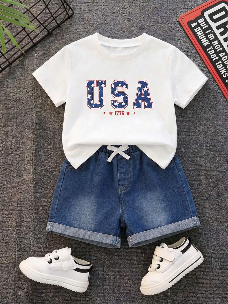 SHEIN 兒童青少年男/女童 2件組 春夏時尚休閒美式國旗圖案短袖T恤與牛仔短褲套裝，青少年男童夏季服飾套裝，柔軟舒適，日穿搭 - 白色 - 查看 1