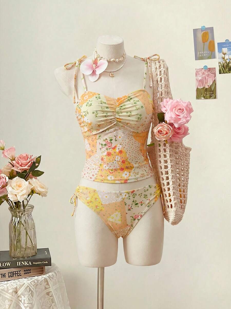SHEIN MOD 女款花卉印花百褶細肩帶上衣與三角比基尼泳褲套裝 - 鵝黃色 - 查看 1