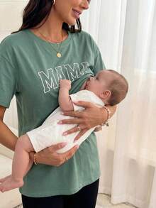 SHEIN 哺乳孕妇圆领落肩字母印花休闲夏季上衣度假图案T恤 - 綠色 - 查看 2