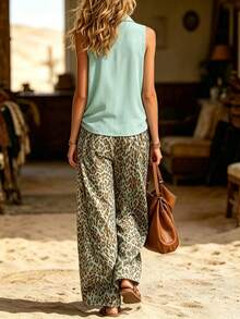 SHEIN LUNE Set 2 Potong Wanita Kasual Tropis untuk Liburan Pantai Musim Panas, Blus Tanpa Lengan Sifon Transparan Motif Macan Tutul dan Celana Kaki Lebar Warna Hijau Muda Mint - Mint Green - View 2