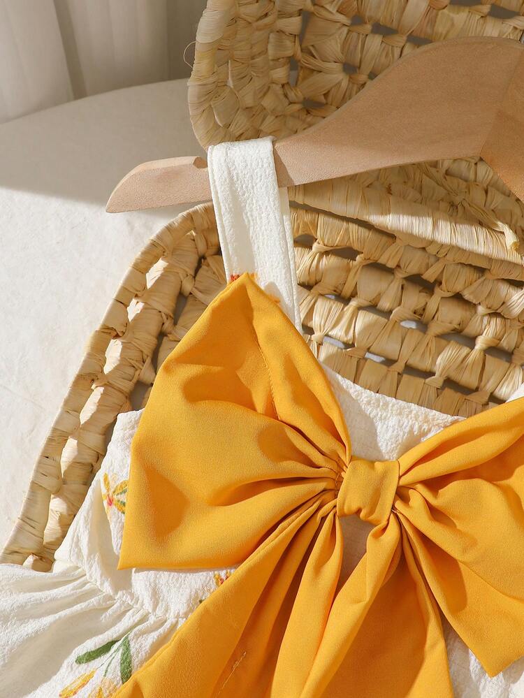 SHEIN 2pcs/Set Baby Girls' Sweet Cute Blue And White Stripe Strawberry Print Bow Decor Sleeveless Top & Wide Leg Pants Set Summer Vacation Casual Outfits - Yellow - View 8
