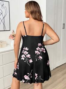 SHEIN CURVE+ 性感蕾絲拼接仿絲印花細肩帶洋裝 大尺碼 - 黑色 - 查看 2