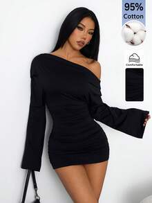 SHEIN PETITE 女款時尚性感素色不對稱領迷你洋裝 黑色露肩洋裝 大腿開衩洋裝 黑色性感洋裝 女款黑色性感套裝 黑色長袖洋裝 黑色緊身洋裝 - 黑色 - 查看 6