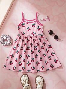 HELLO KITTY AND FRIENDS | SHEIN 女童字母卡通印花百褶拼接色塊休閒日常細肩帶洋裝 - 粉色 - 查看 2