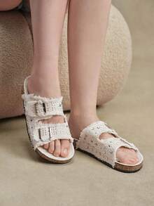 Solecia Sandal Kasual Wanita Ujung Bulat Berhiaskan Rhinestone dan Rumbai untuk Musim Panas - Krem - View 9