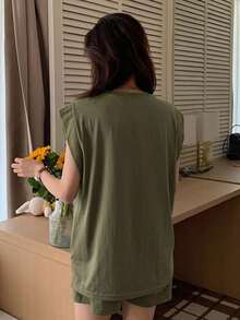 DAZY 2件組純色極簡無袖上衣與短褲套裝 女款居家休閒服 - 軍綠色 - 查看 2