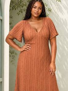 ELLERISSA Plus Size Brown Deep V Flute Sleeve Textured Lace Maxi Dress With Ruffle Hem - Brown - View 4