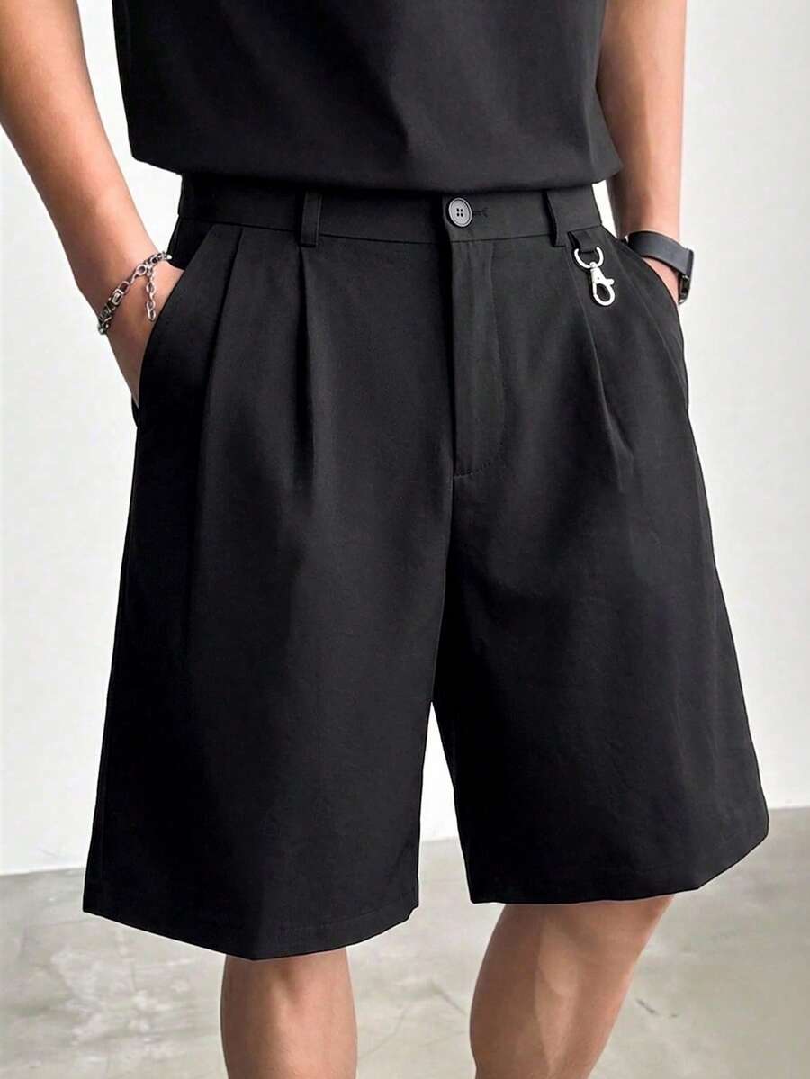 Manfinity Hypemode 男士年輕街頭風 INS 多功能單品:寬鬆休閒雙褶短褲,適合街頭穿搭、日常休閒、週末出遊、音樂節、派對及其他年輕社交場合。這款短褲是男士衣櫥中的百搭必備單品,非常適合送給男友或丈夫的禮物 - 黑色 - 查看 1