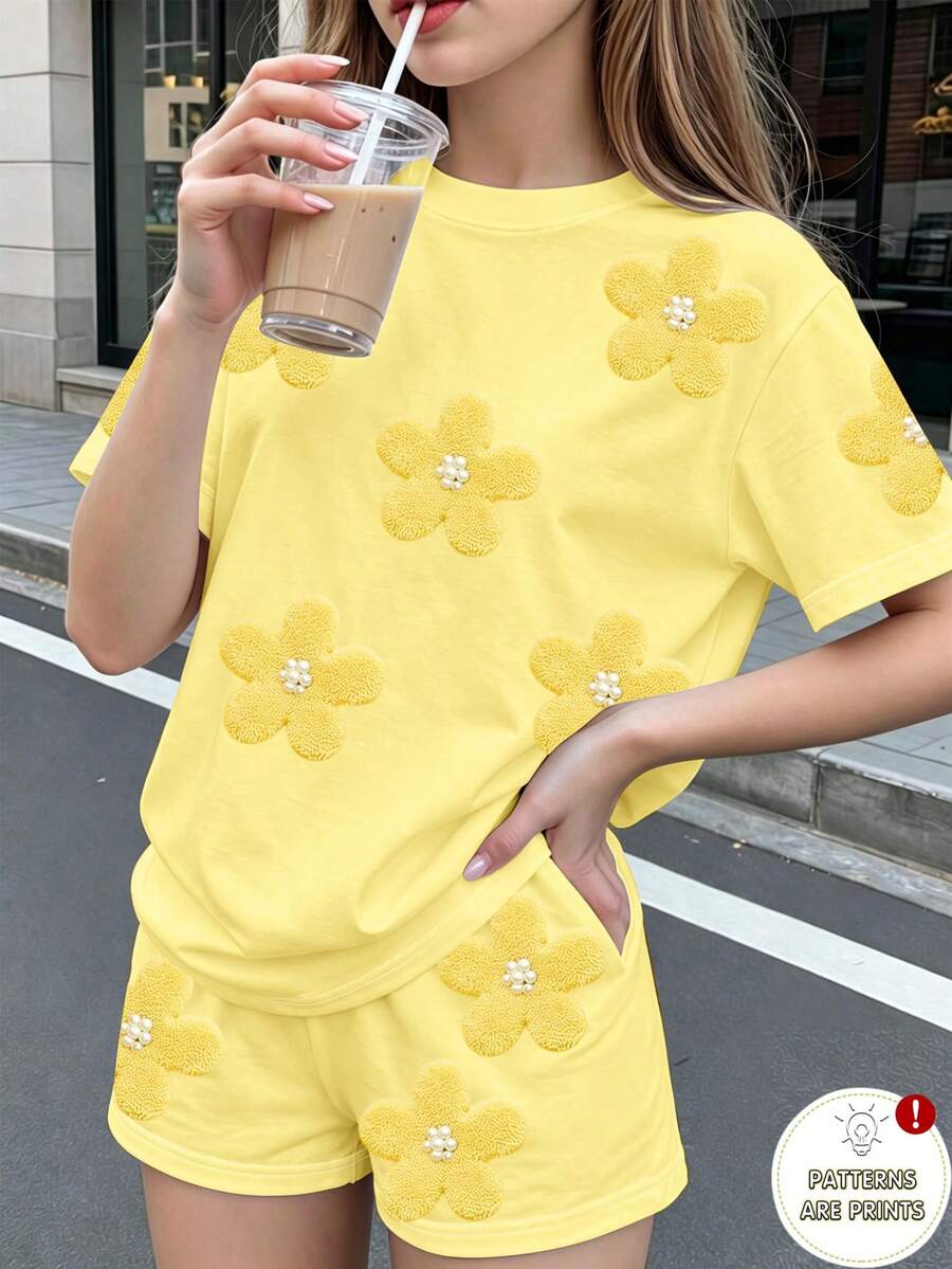 SHEIN 1套青少年女孩溫柔甜美風黃色花卉珍珠印花圓領短袖T恤與短褲兩件套,適合日常穿著、外出、購物、聚會、校園、度假,夏季休閒穿搭 - 彩色 - 查看 1