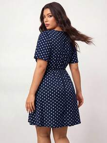 Enliva Vestido casual de vacaciones con estampado de lunares y nudo retorcido para tallas grandes - Azul - Ver 2