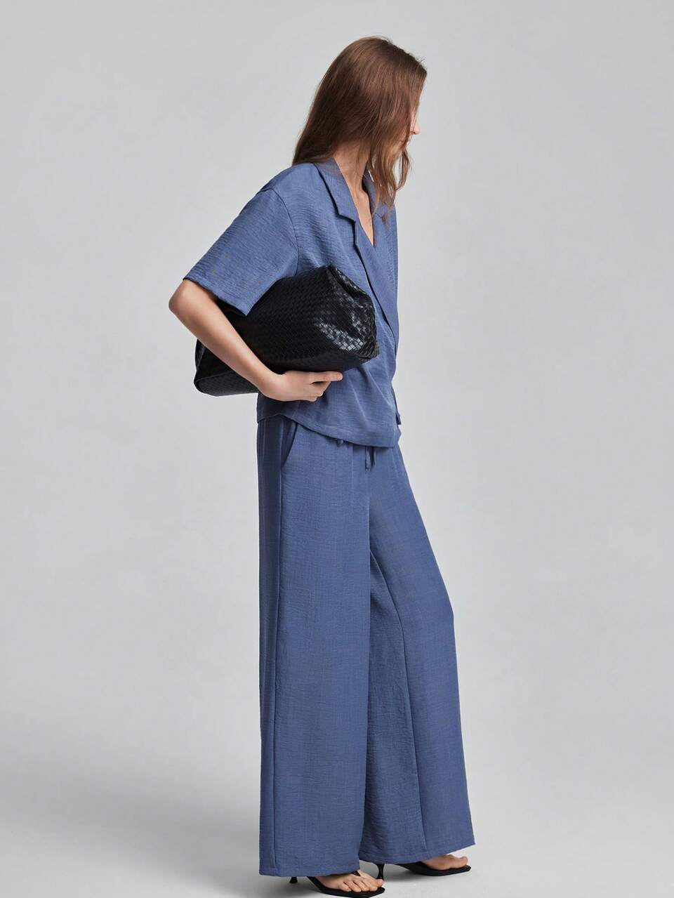 Women's Grey-Blue Low Saturation Comfortable Fabric Fitted Blazer With Lapel Collar, Dropped Shoulders, Short Sleeves, Waist Belt Decoration, Elastic Waist Shorts, All-Season Versatile Modern Urban Fashion Business Casual Office Wear, Low-Key Old Money Style Elegant High-End Commuter High-Quality Airport Outfit, Bohemian Vacation Look, Neutral Minimalist Theme Design 2-Piece Set