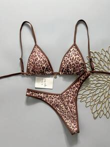Swim SXY 女款兩件式性感比基尼泳衣套裝，春夏度假款，動物印花隨機圖案，金色花卉圓盤裝飾，三角比基尼上衣搭配高衩丁字褲下著 - 彩色 - 查看 3