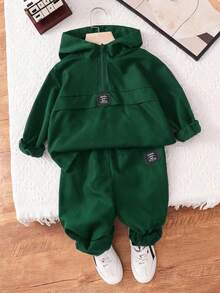 SHEIN 小男孩字母拼接連帽衫與長褲休閒套裝 - 綠色 - 查看 5