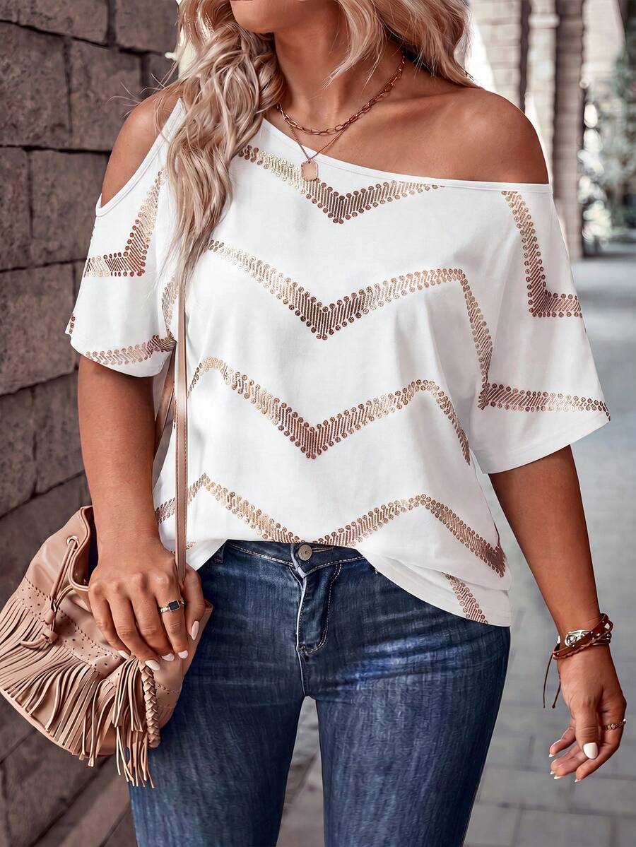 EMERY ROSE Camiseta de talla grande de corte holgado con hombro asimétrico, base blanca y estampado de ondas doradas, estilo casual básico de moda - Multicolor - Ver 1