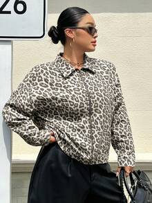 Dazy Plus Jaket Denim Lengan Panjang Kasual Longgar Bergaya Jalanan Motif Leopard Ukuran Plus untuk Wanita, Model Blogger Musim Semi/Gugur, Warna Beige untuk Acara Formal Makan Siang. - Grey - View 3