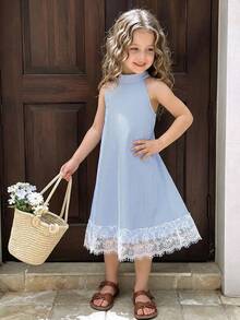 Elladie kids 1件少女清新島嶼風掛脖洋裝，直條紋挺括面料，簡約鏤空肩部設計，後領單鈕扣開衩方便穿脫，雙層睫毛蕾絲下擺，柔美女性風，寬鬆直筒版型，輕盈夏季度假、購物與日常穿著單品 - 藍色 - 查看 3