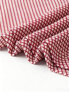 Manfinity Homme Kemeja Polo Pria Ukuran Besar dengan Motif Geometris dan Trim Kontras, Lengan Pendek, dan Kancing - Merah - View 3