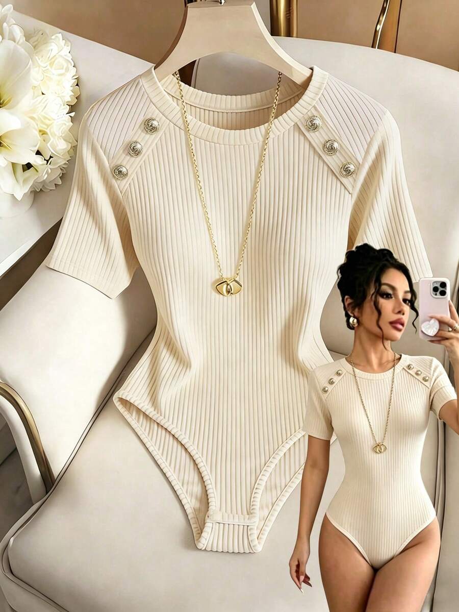 SHEIN Raffinéa 女款素色圓領鈕扣裝飾短袖連身衣,杏色上衣,杏色上衣,T恤連身衣,通勤上衣,女款優雅,夏季 - 杏色 - 查看 1