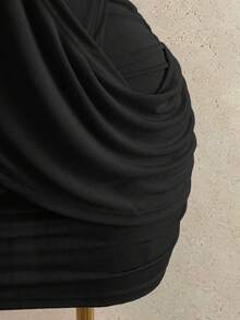 Mistrie 女士性感深V領掛脖金屬鏈條裝飾百褶交叉設計貼身短洋裝，黑色夏季款 - 黑色 - 查看 3