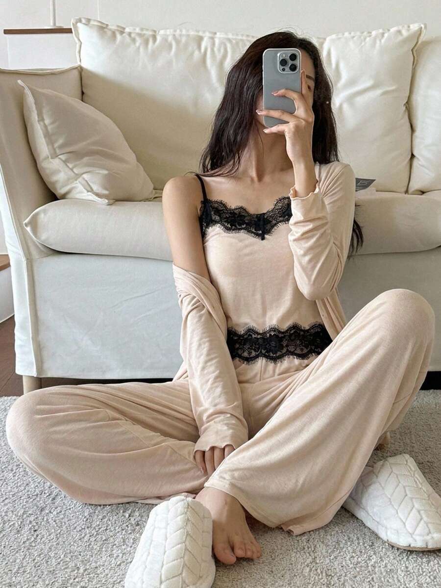DAZY 女款蕾絲拼接細肩帶上衣、長褲與長袖開襟衫休閒日常居家睡衣套裝 秋季 - 杏色 - 查看 1
