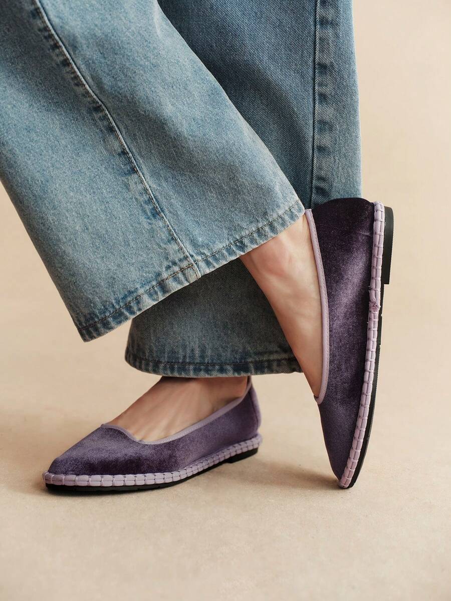 Rosivie Zapatos de mujer de terciopelo púrpura, clásicos y suaves, tipo slip-on, básicos, de suela plana y vamp bajo - Morado - Ver 1