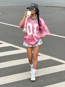 SHEIN EZwear 休闲运动撞色宽松短袖T恤，数码印花，落肩设计，90年代复古风，夏季上衣，Y2K粉色T恤，街头风上衣，粉色Y2K上衣，粉色足球衫，女士足球衫，女士足球球衣，女士宽松T恤，号码球衣，号码T恤，街头风球衣 - 玫紅色 - 查看 3