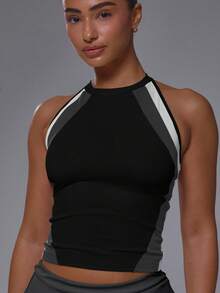 Musera Sport Top deportivo ajustado con paneles frontales de color contrastante, cuello redondo y espalda de nadador - Negro - Ver 2