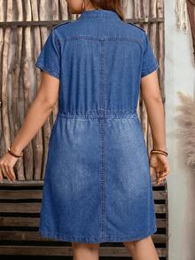 EMERY ROSE EMERY ROSE Vestido de mezclilla de talla grande para mujer con botones delanteros, bolsillos y manga corta - Azul - Ver 2