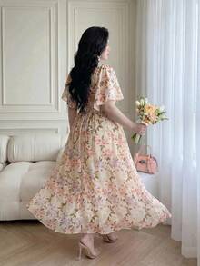 Vibekara Plus Size Women's V-Neck Cape Design Floral Print Chiffon Dress With Ruched And Flared Hem, French Romantic Style Purple Floral Chiffon V-Neck Dress, Women's Summer Cardigan Sleeve Waist-Cinching Design, Elegant Long Dress, Date Outfit, Suitable For Casual Outings, Urban Commuting, Dates, Gatherings, Birthdays, Parties, Banquets, Evening Events, Tea Parties, Vacations, Holidays, And Work And Commuting Occasions - Multicolor - View 2