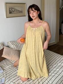 Dazy Plus 小碎花細肩帶荷葉邊優雅中長版居家服 可愛大尺碼女款 春夏粉色睡袍 - 黃色 - 查看 4