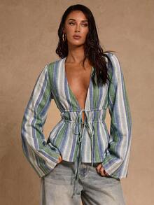 SHEIN Glamour 轻盈时尚的彩色条纹编织V领喇叭袖衬衫，饰有抽绳蝴蝶结，适合春、夏、秋季穿着，是女士休闲现代夏季衬衫的理想之选。 - 藍色 - 查看 4