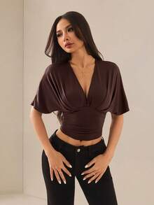 SHEIN PETITE Brown Color Bat Print V-Neck Short Sleeve Knit Top, Solid Color Commuting T-Shirt,Summer Top Night Out,Summer Outfits,Brown Top,Going Out Outfits - Coffee Brown - View 8