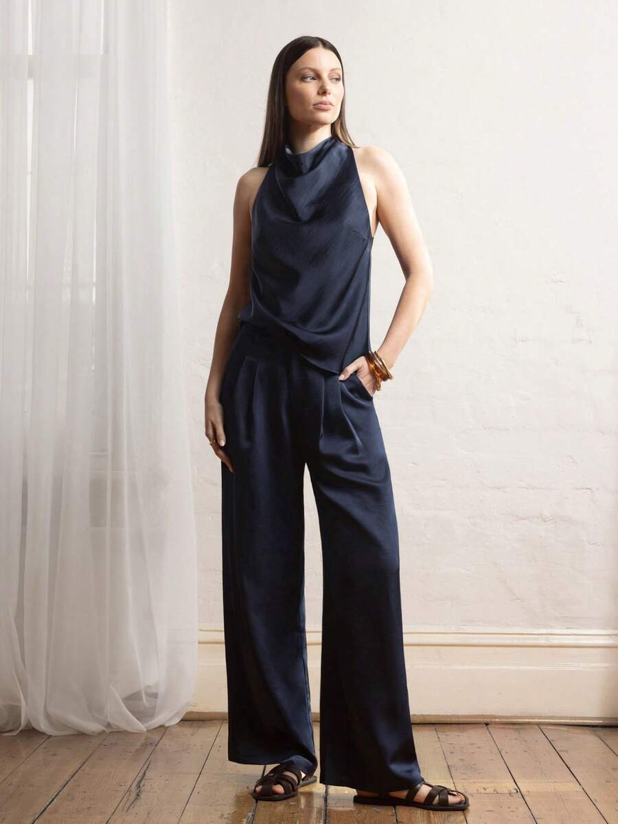 KÆRIA Hus Avel Drape 垂墜長褲 流暢緞面 套裝穿搭 深墨藍色 夏季 婚禮賓客 穿搭組合 CBK - 藍色 - 查看 1