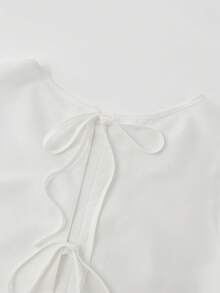 Hotletica White Round Neck Printed Sleeveless Cut-Out Bow Top + Elastic Printed Shorts Women 2 Pieces Set - White - View 4