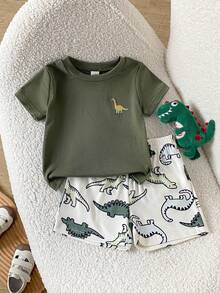 SHEIN Playful Pals 2件組男嬰套裝，卡通熊圖案裝飾領短袖開襟衫與印花熊圖案短褲，男嬰上衣短褲套裝，羅紋材質，夏季男嬰熊圖案套裝 - 綠色 - 查看 3