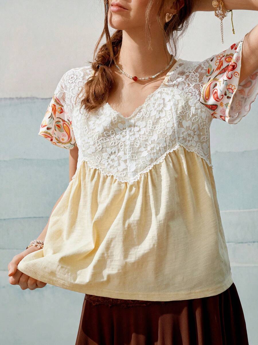 SHEIN 女款春夏新款短袖蕾絲拼接淡黃色方領寬鬆休閒日常度假節日派對開學T恤 - 黃色 - 查看 1