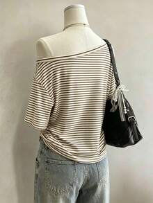 Lalippa Kaos Wanita Minimalis Berkerah Bulat Motif Garis-Garis dengan Bordir Pita, Hadiah untuk Teman - MultiWarna - View 2