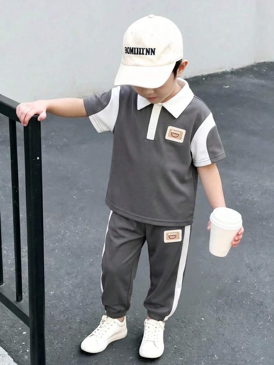 SHEIN Streecool Kids 男童休闲Polo衫长裤套装(2件套),撞色设计,适合日常、休闲、度假、聚会、街头风格等场合。 - 棕色 - 查看 1