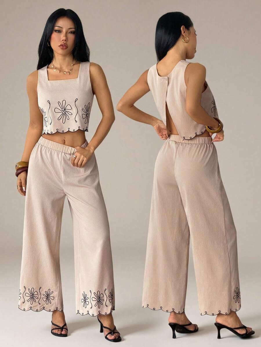 SHEIN PETITE 女款花卉刺繡方領吊帶上衣與長褲休閒兩件套，對比色花卉刺繡設計，波西米亞風兩件套，法式清新花卉刺繡方領無袖上衣 + 高腰寬腿褲兩件套，寬腿褲套裝，夏季女款兩件套，休閒兩件套，寬鬆顯瘦休閒套裝，夏季度假穿搭，女款假日穿搭，女款夏季穿搭，春夏季 - 杏色 - 查看 1