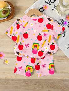 SHEIN Sparklyn 休閒極簡風兒童趣味文具印花女童圓領短袖套裝，柔粉色全幅鉛筆與蘋果圖案短袖T恤搭配同款短褲，親膚舒適透氣面料，適合居家、學校、外出、派對、夏季日常穿著，開學穿搭，休閒夏季熱銷兒童兩件套 - 彩色 - 查看 2