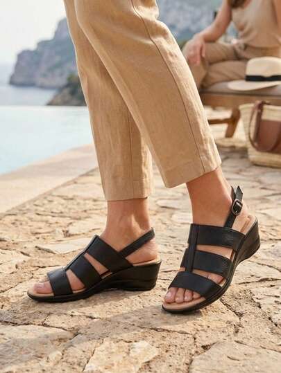 Sandalia Negra de Tacón Cómodo – Elegancia Versátil para Tu Día a Día