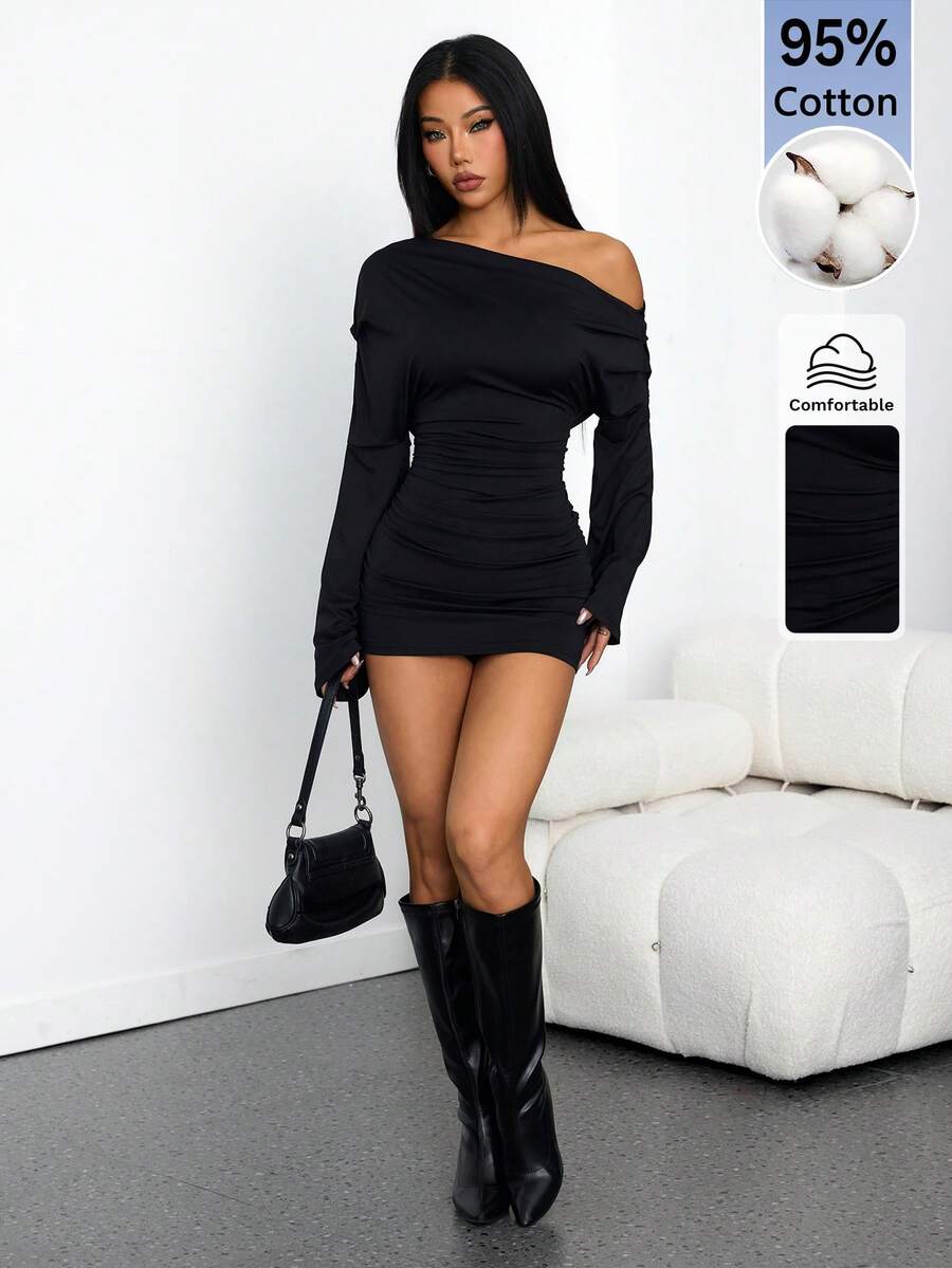 SHEIN PETITE 女款時尚性感素色不對稱領迷你洋裝 黑色露肩洋裝 大腿開衩洋裝 黑色性感洋裝 女款黑色性感套裝 黑色長袖洋裝 黑色緊身洋裝 - 黑色 - 查看 1