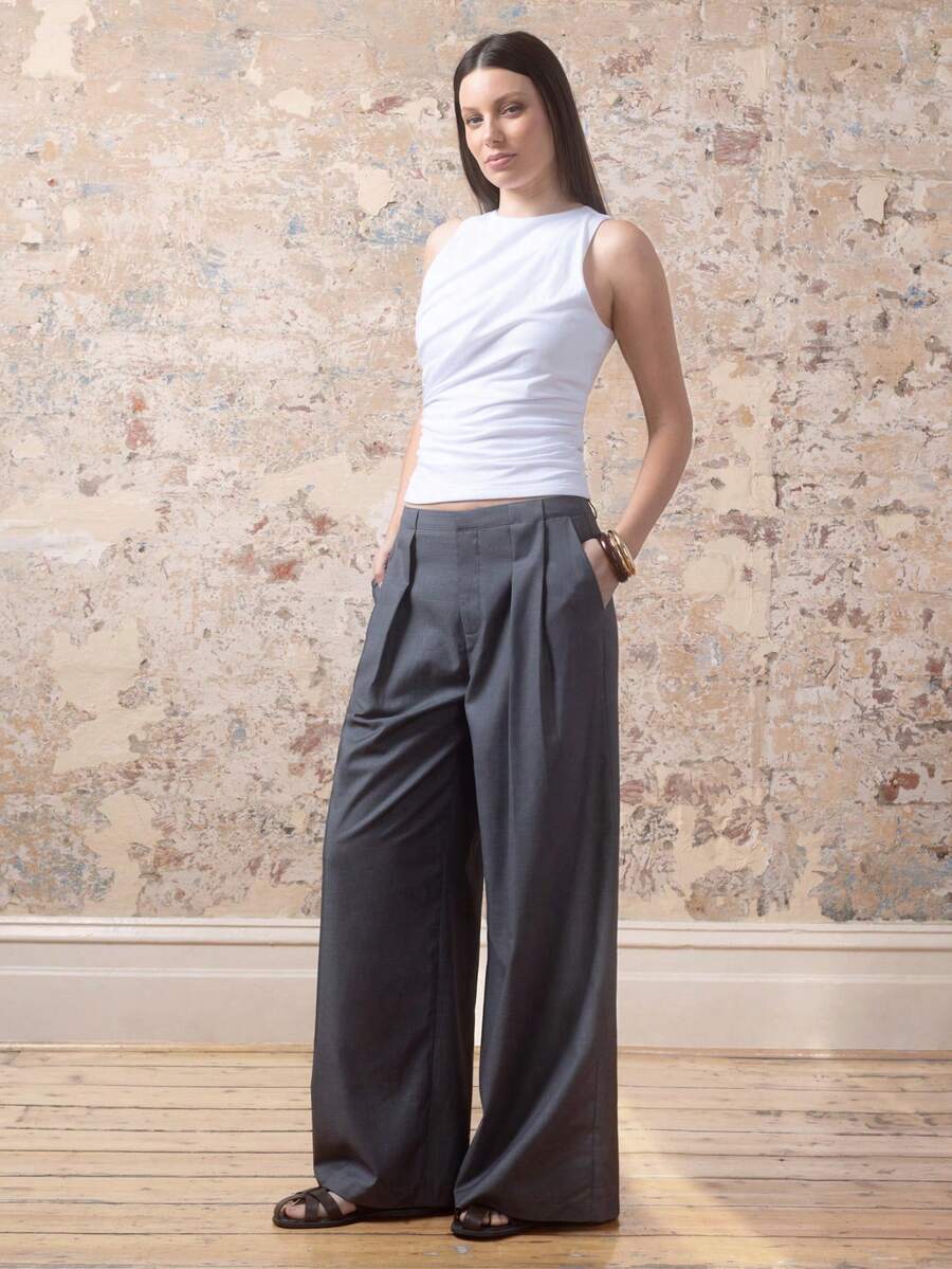 KÆRIA Hus Aeri 前褶皺長褲-寬鬆易穿-灰色-學院風、夏季、外出穿搭、柔軟蓬鬆感 - 灰色 - 查看 1