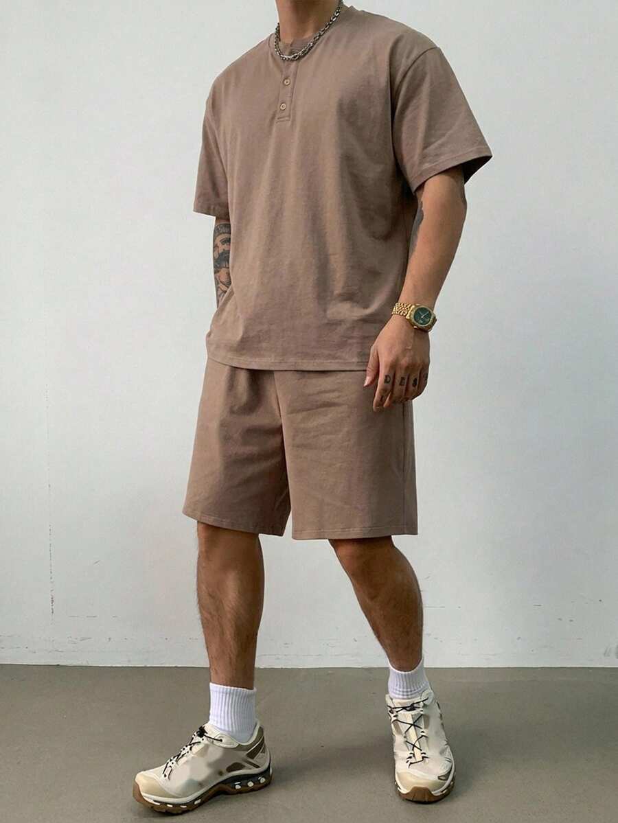 DAZY Summer Solid Brown Round Neck Half-Button T-Shirt Men's T-Shirt Set - Brown - View 1