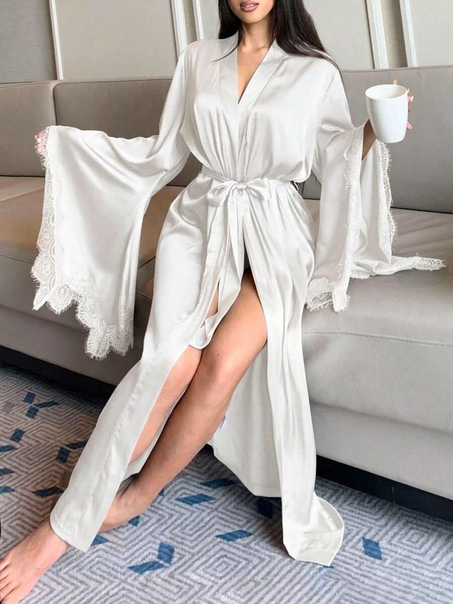 DAZY 迷人喇叭袖緞面蕾絲拼接長款女式睡袍 - 白色 - 查看 1