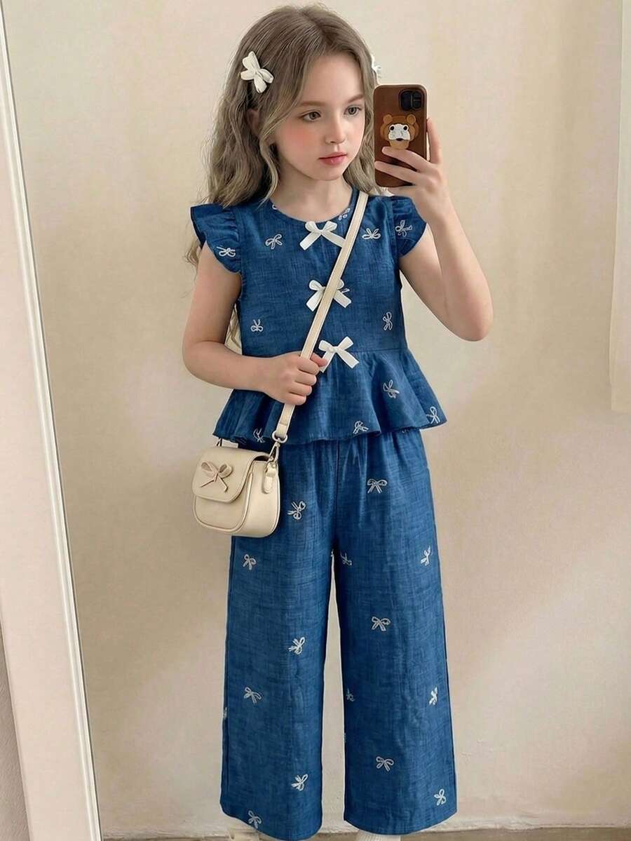 Elladie kids 2件套女童夏季新款小圆领露背水滴蓝色蝴蝶结仿刺绣印花面料短款荷叶袖荷叶边前蝴蝶结装饰上衣休闲直筒短裤简约复古时尚套装 - 藍色 - 查看 1